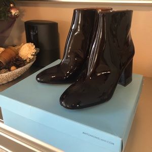 NWT Antonio Melani 7 M